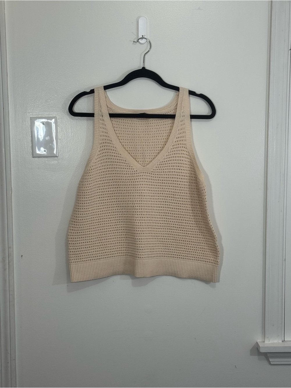 Banana Republic Cream Open-Weave V-Neck Knit Tank